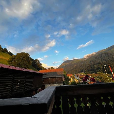 Ferienwohnung Uf Z'Enisch Klosters Buitenkant foto