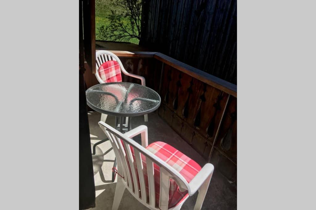 Ferienwohnung Uf Z'Enisch Klosters Buitenkant foto