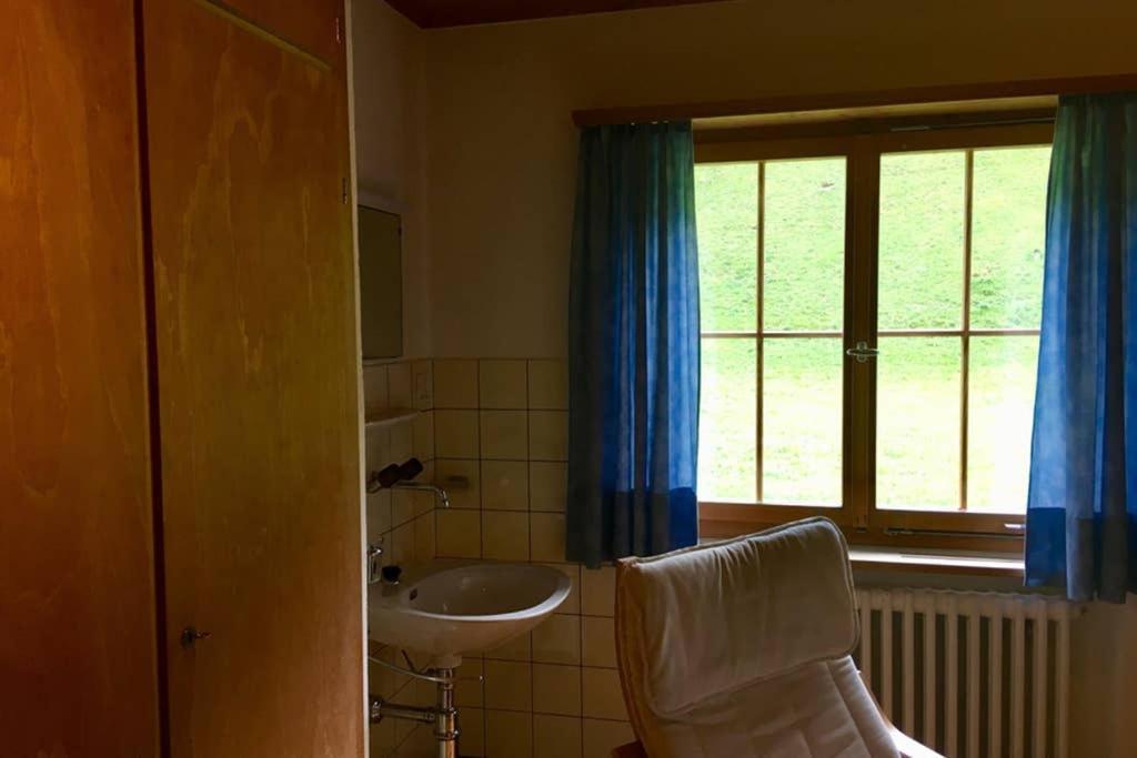 Ferienwohnung Uf Z'Enisch Klosters Buitenkant foto