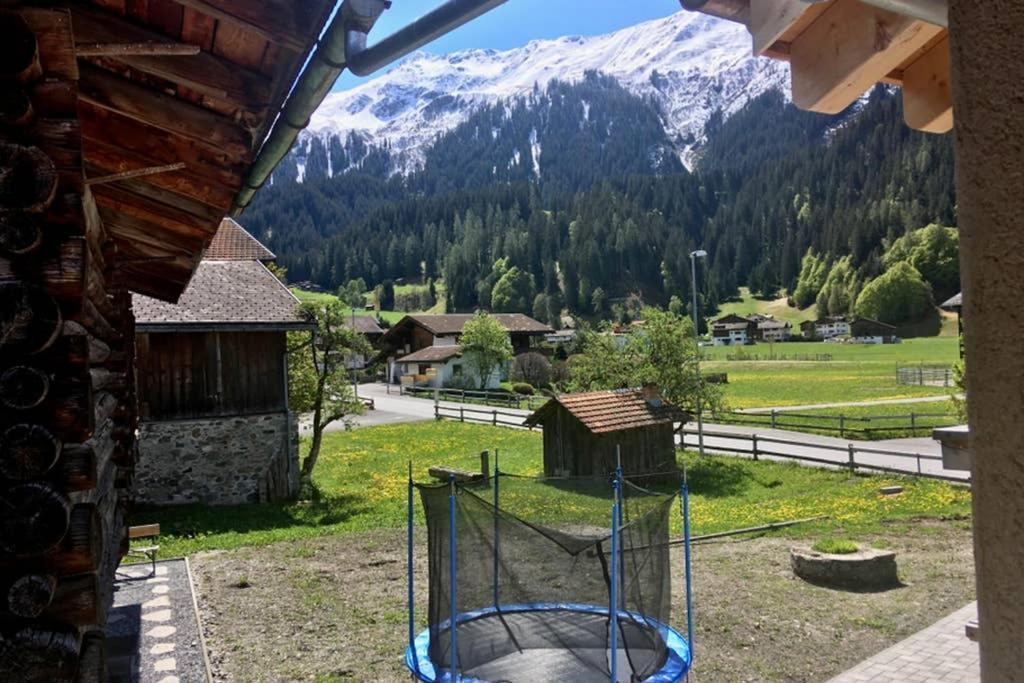 Ferienwohnung Uf Z'Enisch Klosters Buitenkant foto