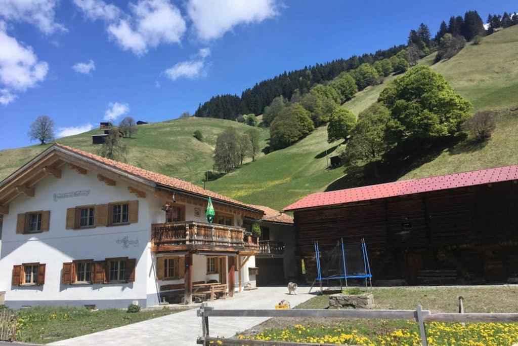 Ferienwohnung Uf Z'Enisch Klosters Buitenkant foto