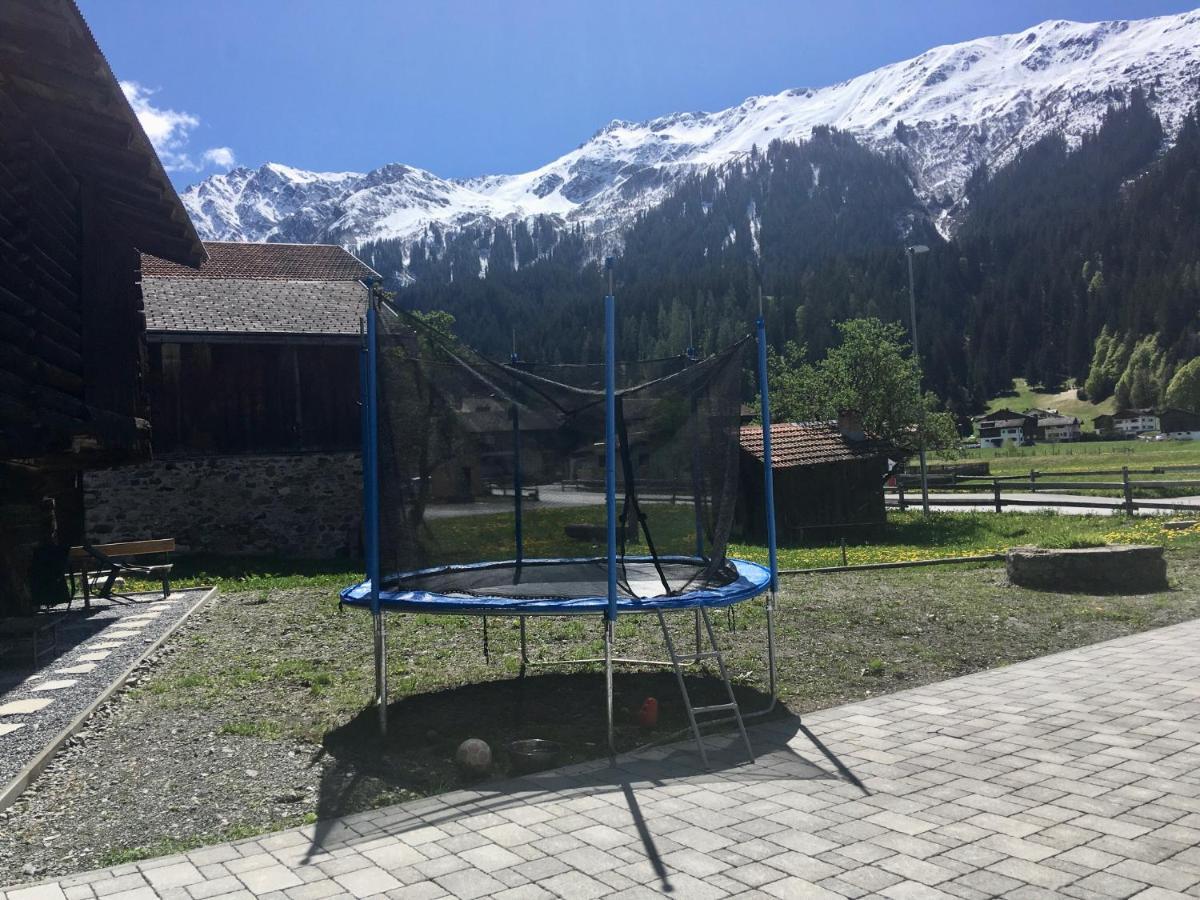Ferienwohnung Uf Z'Enisch Klosters Buitenkant foto