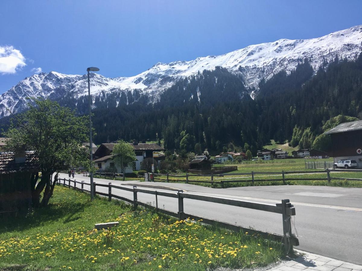 Ferienwohnung Uf Z'Enisch Klosters Buitenkant foto