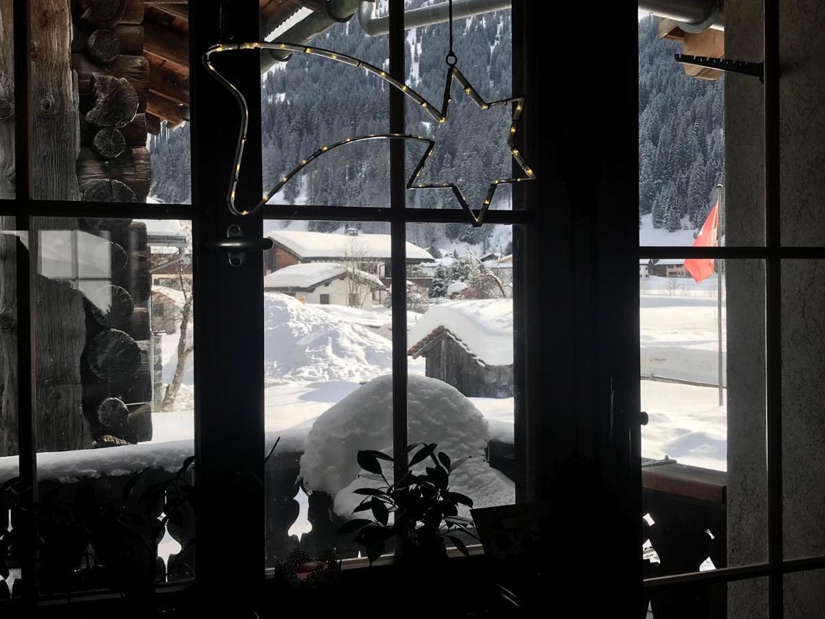 Ferienwohnung Uf Z'Enisch Klosters Buitenkant foto