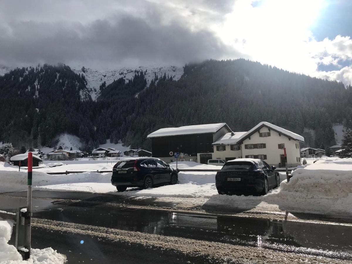 Ferienwohnung Uf Z'Enisch Klosters Buitenkant foto
