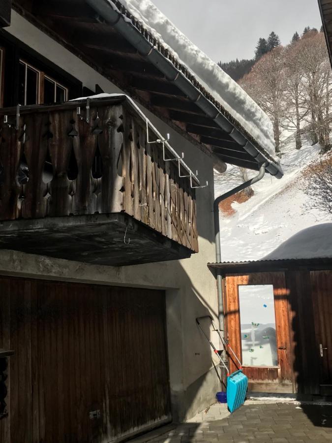 Ferienwohnung Uf Z'Enisch Klosters Buitenkant foto