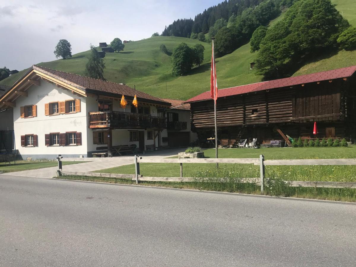Ferienwohnung Uf Z'Enisch Klosters Buitenkant foto