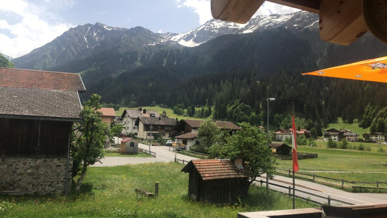Ferienwohnung Uf Z'Enisch Klosters Buitenkant foto