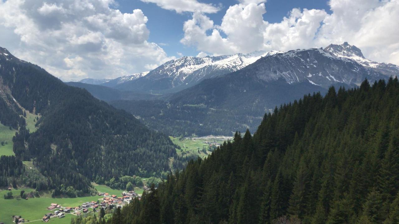 Ferienwohnung Uf Z'Enisch Klosters Buitenkant foto