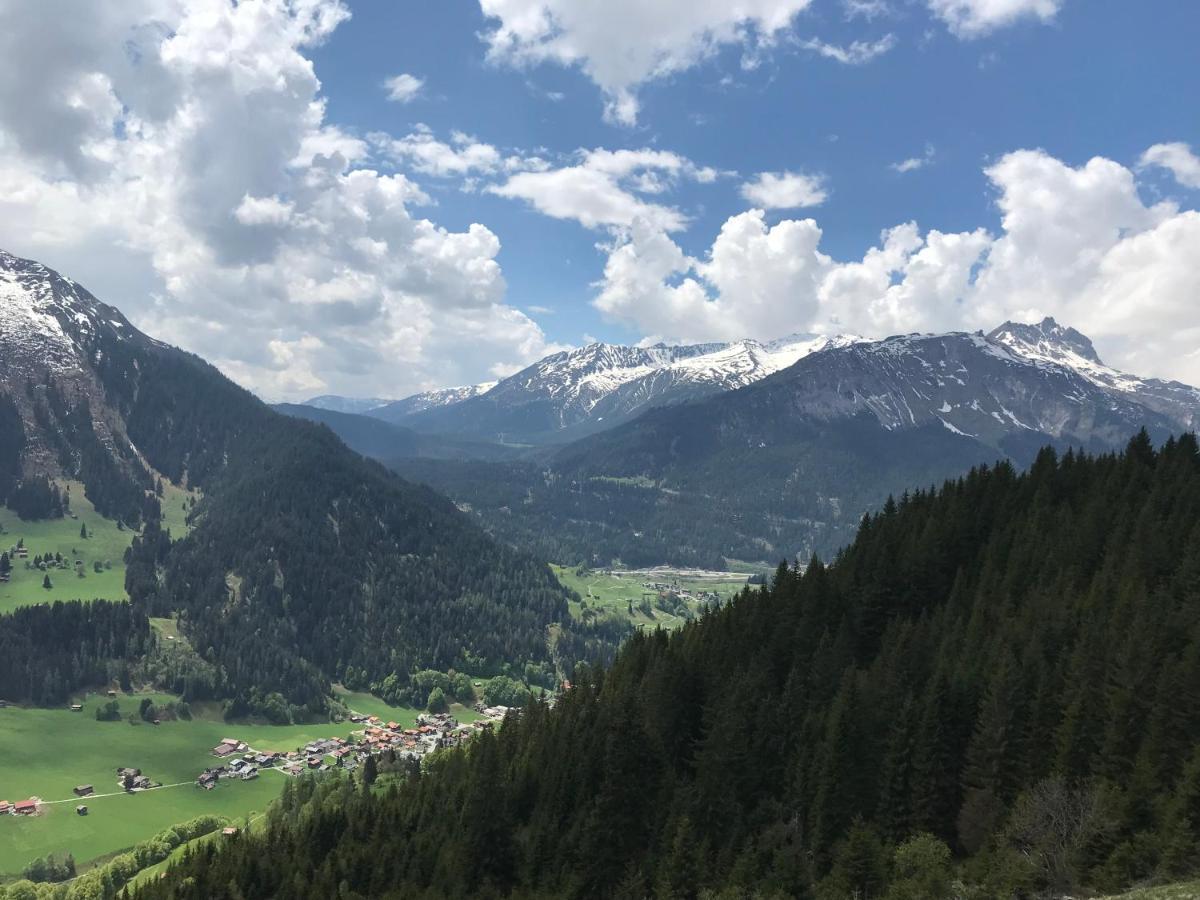Ferienwohnung Uf Z'Enisch Klosters Buitenkant foto